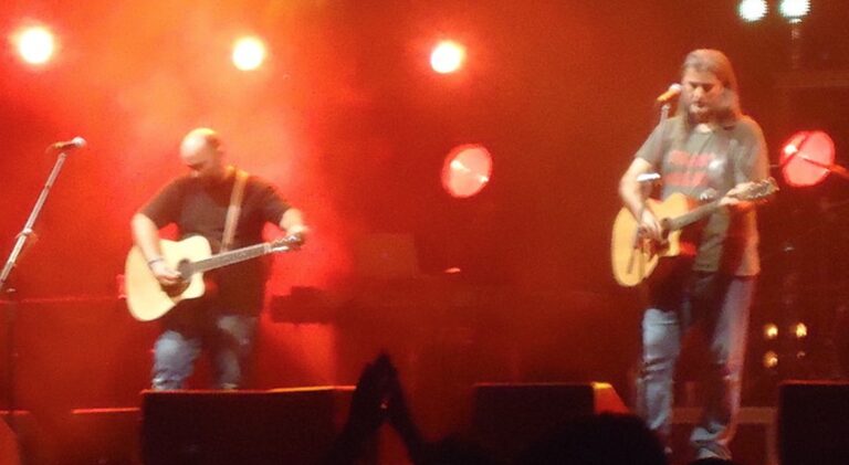 Οι «Πυξ Λαξ» επιστρέφουν μόνιμα και ενεργά στην ελληνική μουσική σκηνή