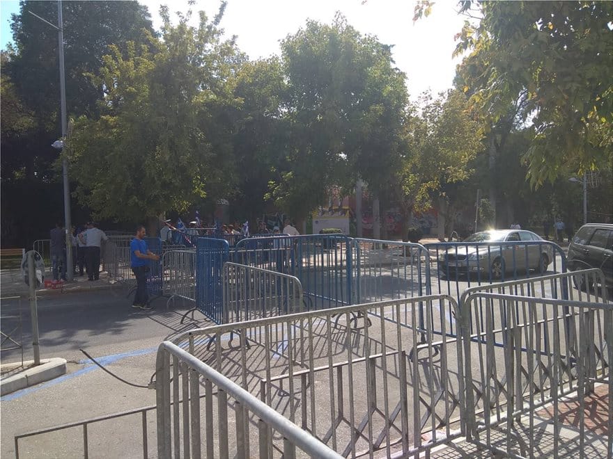 Θεσσαλονίκη: Γέμισε ελληνικές σημαίες για τη Μακεδονία η παραλιακή λεωφόρος 13 salonica-sigekntr-3