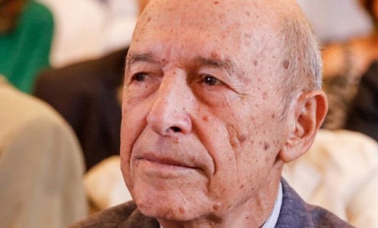 Σημίτης: «Όχι άλλη αναβλητικότητα, μιλήστε με ειλικρίνεια στην κοινωνία»