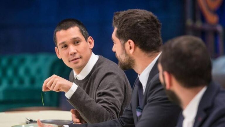 Άλλος άνθρωπος: Αγνώριστος ο Σωτήρης Κοντιζάς με μακρύ μαλλί