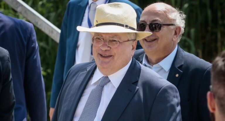 Κοτζιάς: «Βαθιά να με θάψουν θέλησαν, ξέχασαν ότι είμαι σπόρος»
