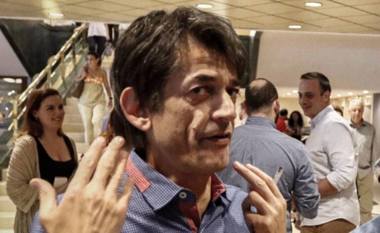 Καρανίκας: «Οι αριστεροί είμαστε μορφωμένοι, οι δεξιοί αμόρφωτοι και φασίστες»