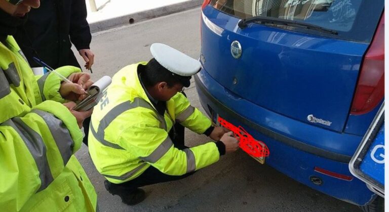 Εκατοντάδες κλήσεις για κινητό εν ώρα οδήγησης μοίρασε η Τροχαία μέσα σε 3 μέρες