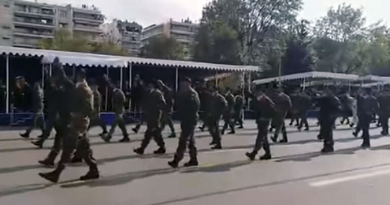 Καταδρομείς βροντοφώναξαν «η Μακεδονία είναι ελληνική» μπροστά από τους επίσημους