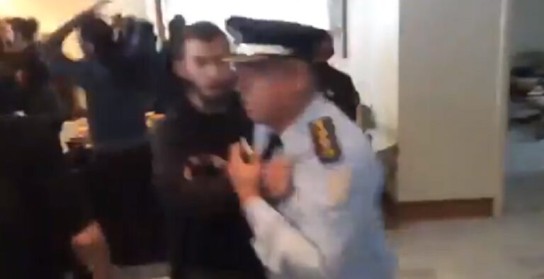 «Ακόμη δεν πήρες τον π***τσο ρε;» -Μαθητής πετάει έξω Αστυνομικό Διευθυντή από το γραφείο του Γαβρόγλου