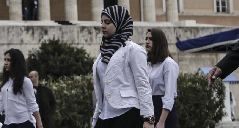 Καβάλα: Πρόσφυγες από τη Συρία θα παρελάσουν την 28η Οκτωβρίου στη θέση Ελλήνων που αρνήθηκαν