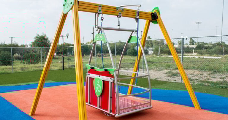 Η πρώτη παιδική χαρά για ΑμεΑ άνοιξε στο Ελληνικό