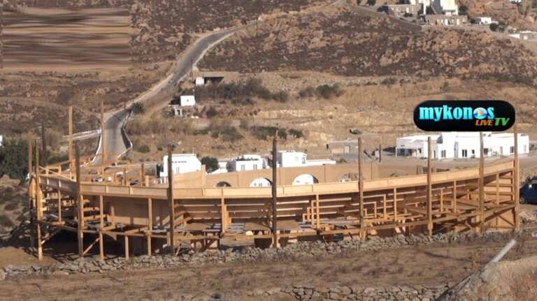 H Μύκονος έγινε Χόλιγουντ: Έφτιαξαν ρωμαϊκή αρένα για τα γυρίσματα υπερπαραγωγής