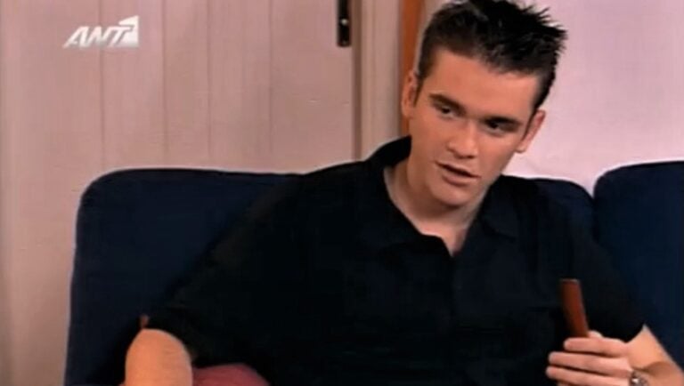 Ο γιός της Σωσώς και του Αλέκου από τα «Εγκλήματα» θυμίζει σήμερα σταρ του Χόλιγουντ