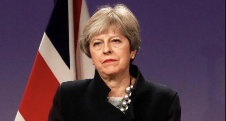 Τερέζα Μέι: «Μετά το Brexit θα αντιμετωπίζουμε όλους τους Ευρωπαίους όπως τους μετανάστες»