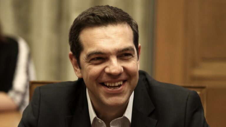 Αλέξης Τσίπρας: «Συγχαρητήρια φίλε μου Ζόραν Ζάεφ»