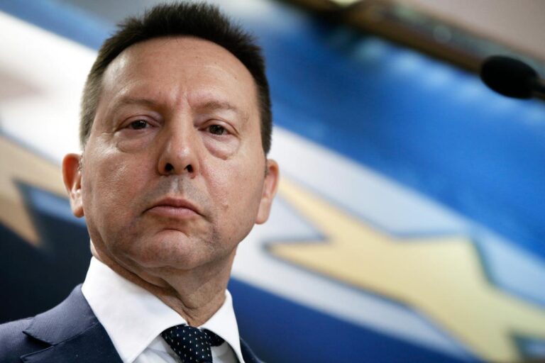Στουρνάρας: «Οι συντάξεις πρέπει να κοπούν»