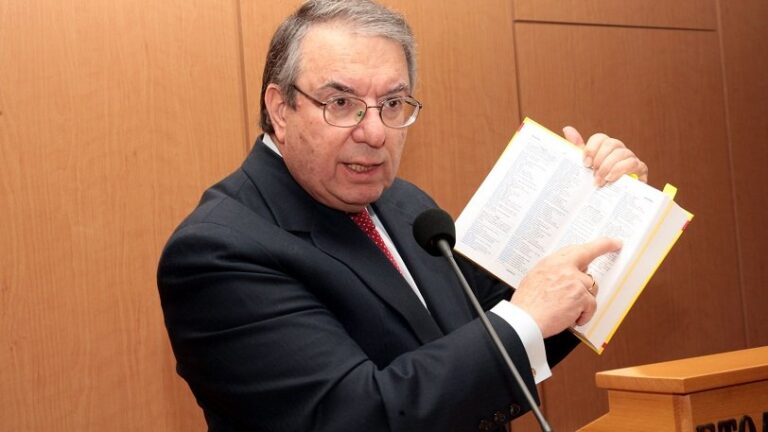 Μπαμπινιώτης: «Αν είσαι αποκομμένος από Αρχαία και Καθαρεύουσα είσαι γλωσσικά ανάπηρος»