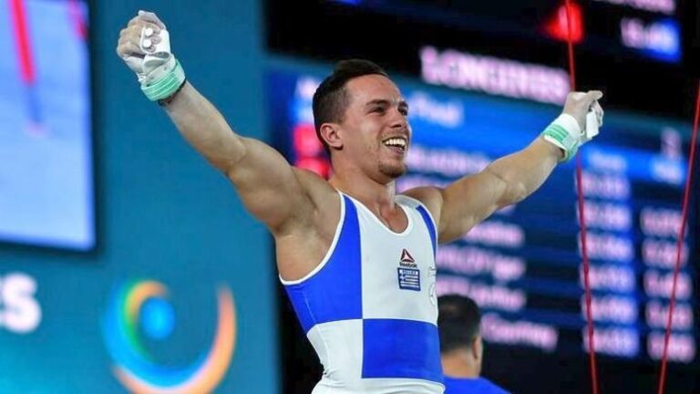 Πετρούνιας: «Θα σας κάνω να δακρύζετε από χαρά έως το 2024»