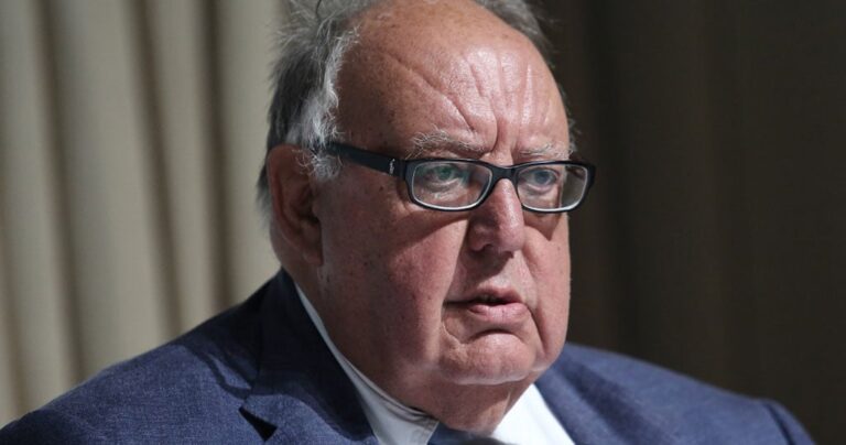 Πάγκαλος: «Τραμπούκοι όσοι με επέκριναν για ότι ζω με 370 ευρώ το μήνα»