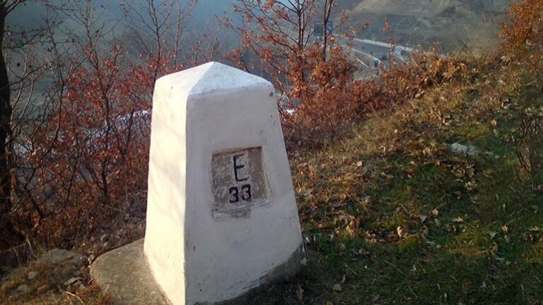 Αγνωστοι ξήλωσαν 105 «πυραμίδες» της οριογραμμής στα σύνορα Ελλάδας-Σκοπίων