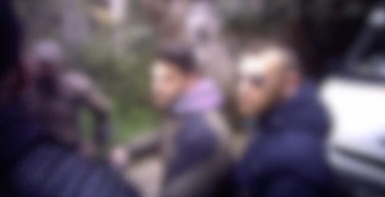 Μόνο στην Ελλάδα: Μέλη του Ρουβίκωνα έκαναν «έλεγχο» σε αστυνομικούς