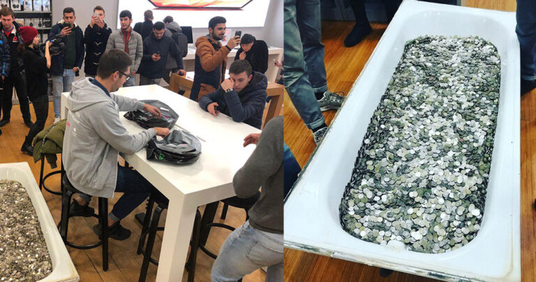 Ρώσος αγορασε το νέο iPhone με κέρματα που είχε γεμίσει μέσα σε μια μπανιέρα