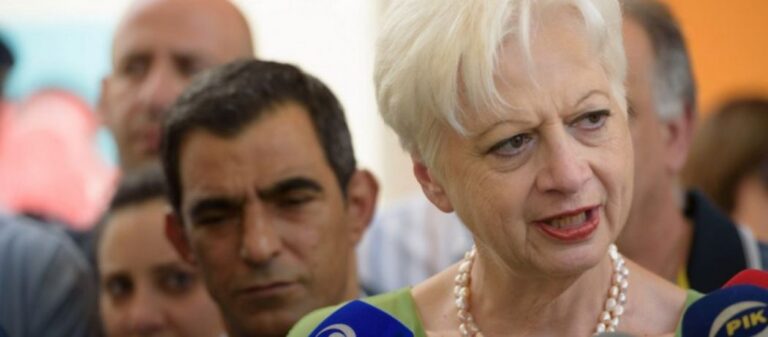 Θεοχάρους: «Θέλετε να δείτε τι συμβαίνει στην Β.’Ηπειρο; Στείλτε επιτροπή χωρίς την παρουσία Αλβανών χαφιέδων»