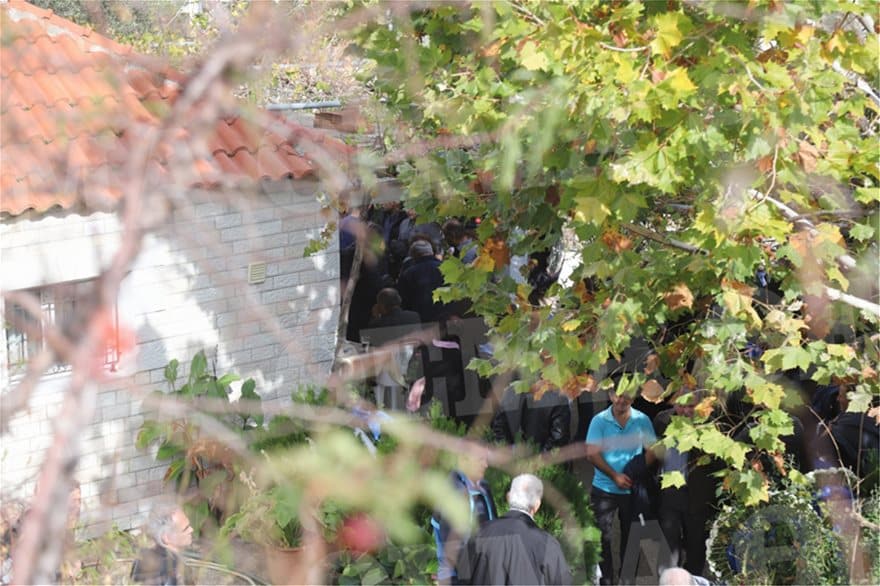Με την ελληνική σημαία το μνήμα του Κωνσταντίνου Κατσίφα 6 vouliarates9