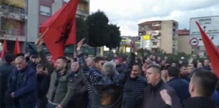 Το μικρόβιο της Γαλλίας κτυπά την Αλβανία: «Κάτω ο Έντι Ράμα», άρχισαν διαδηλώσεις