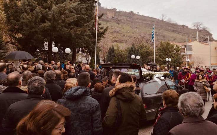 Θρήνος στο Διδυμότειχο: Το τελευταίο αντίο στην 21χρονη Ελένη Τοπαλούδη 1 0d369596bb0663f4afd4d41156e49294