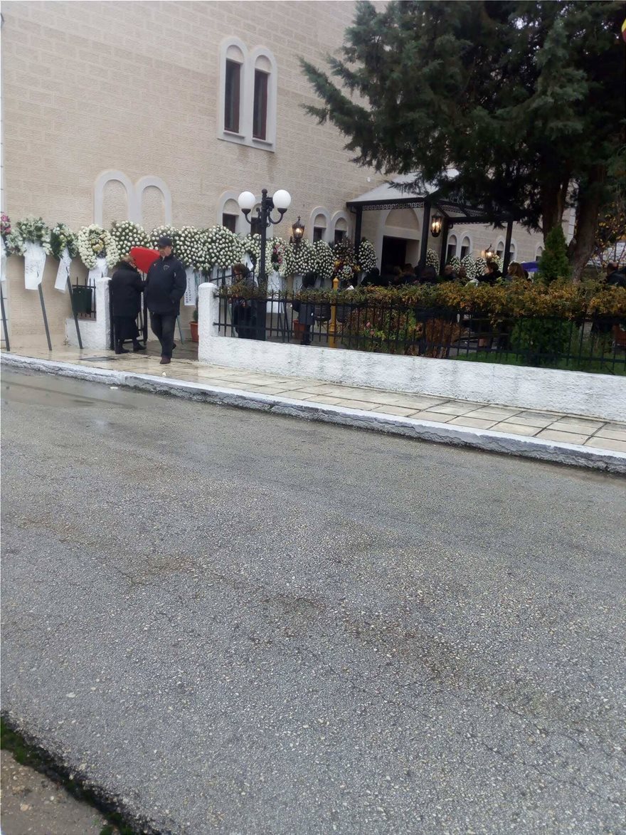 Θρήνος στο Διδυμότειχο: Το τελευταίο αντίο στην 21χρονη Ελένη Τοπαλούδη 17 47393173_328382241225138_6147829269964783616_n