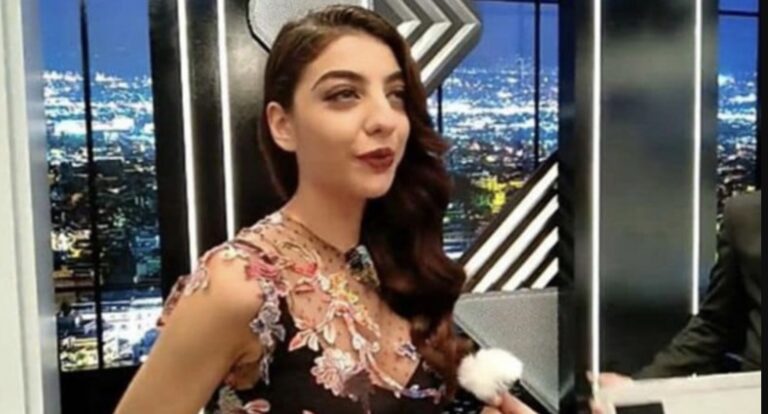 Η Ειρήνη Καζαριάν ποζάρει με τον κούκλο αδελφό της