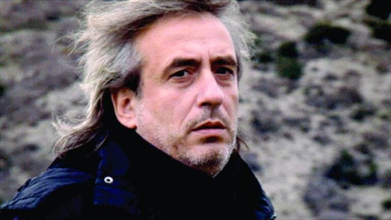 Αγγελάκας: «Ο υπερβολικός πατριωτισμός με βάζει σε σκέψεις»