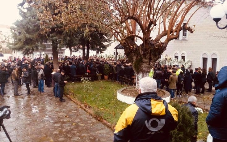 Θρήνος στο Διδυμότειχο: Το τελευταίο αντίο στην 21χρονη Ελένη Τοπαλούδη 2 7afa3a24e42930038d7480c2b9734030