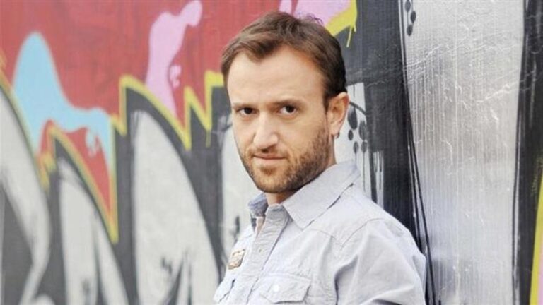 Η αγωγή του Αγγέλου στη Google εξαιτίας του «γκεϊ» χαρακτηρισμού του