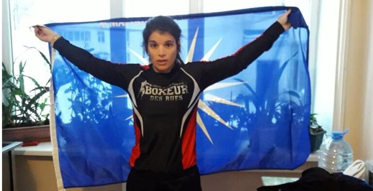 Τυλίχτηκε με τον ήλιο της Βεργίνας και μπήκε στο ρινγκ με το «Μακεδονία Ξακουστή»