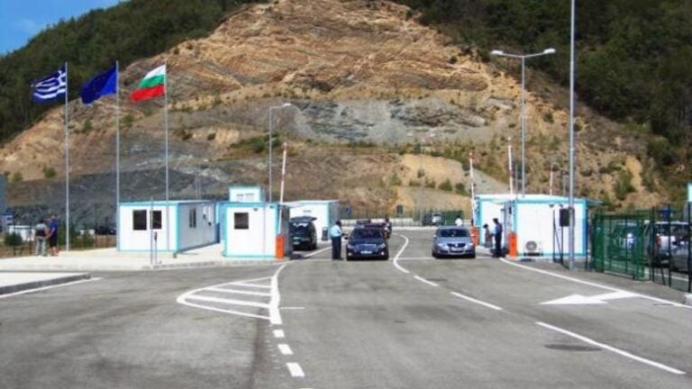 Κλείνει τα σύνορά της στους πρόσφυγες και η Βουλγαρία