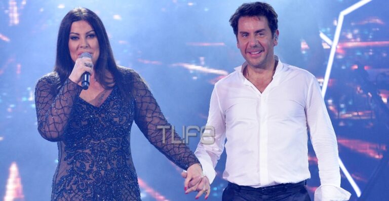 Χριστουγεννιάτικο λουκέτο στο μαγαζί που παίζουν Μαζωνάκης-Δημητρίου