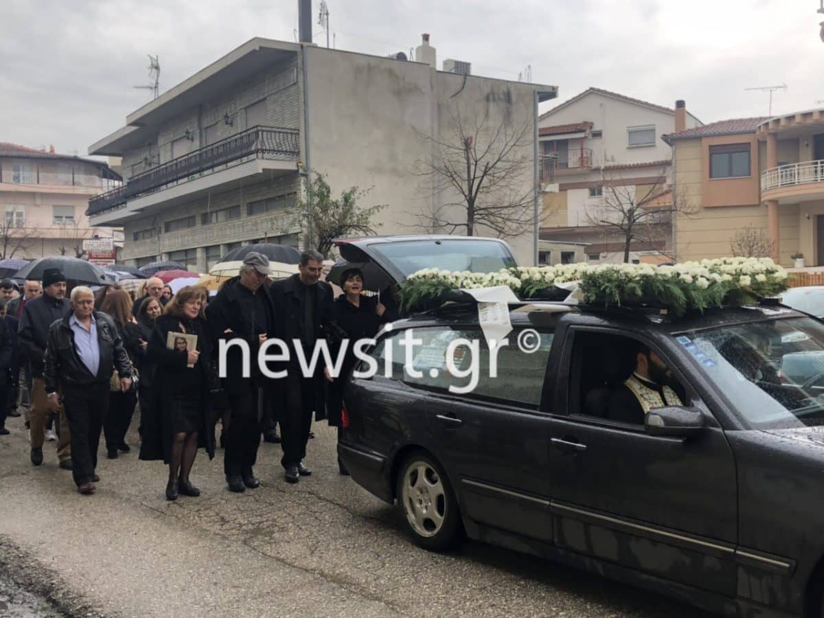 Θρήνος στο Διδυμότειχο: Το τελευταίο αντίο στην 21χρονη Ελένη Τοπαλούδη 21 kideia1