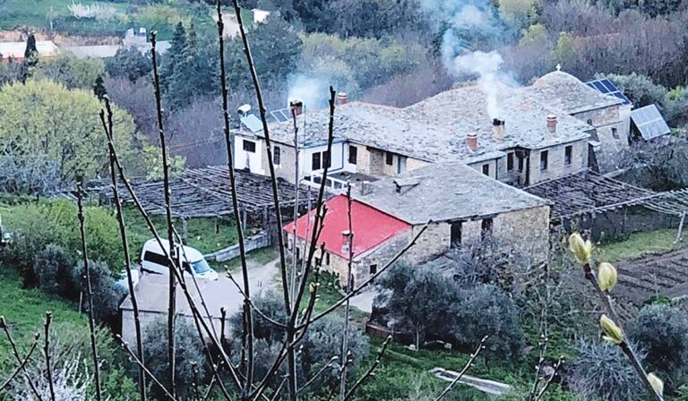 Συγκίνηση και δέος! «Ζωντάνεψε» εικόνα του Χριστού στο Άγιον Όρος