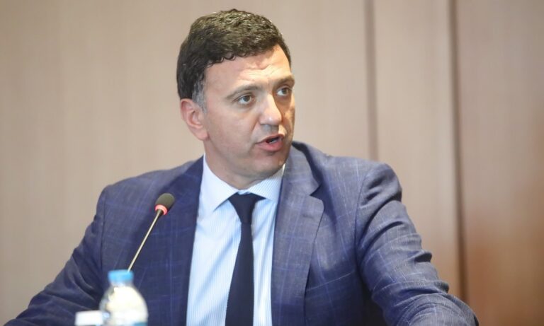 Κικίλιας: «Στην Ελλάδα 3 εκατ. δόσεις του εμβολίου για τον κορονοϊό – Τον Δεκέμβριο η πρώτη παράδοση»