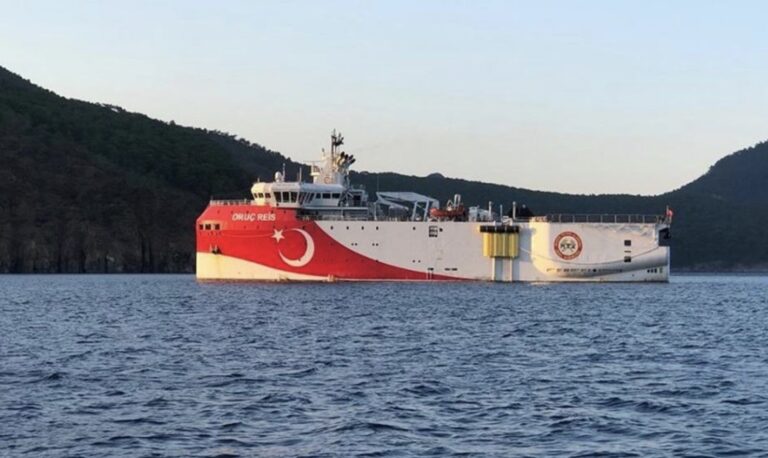 Ρωσική ιστοσελίδα: Ελληνικό υποβρύχιο έκοψε τα καλώδια του Oruc Reis στις 13 Αυγούστου