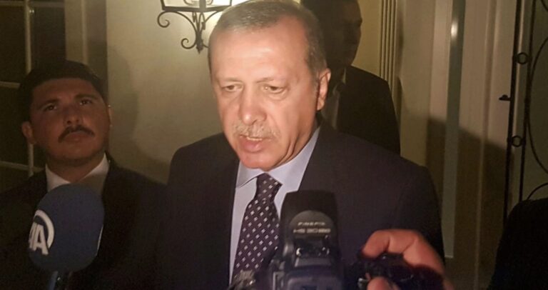 Ερντογάν προς Έλληνες: «Να διαβάσουν ξανά την πρόσφατη ιστορία τους»