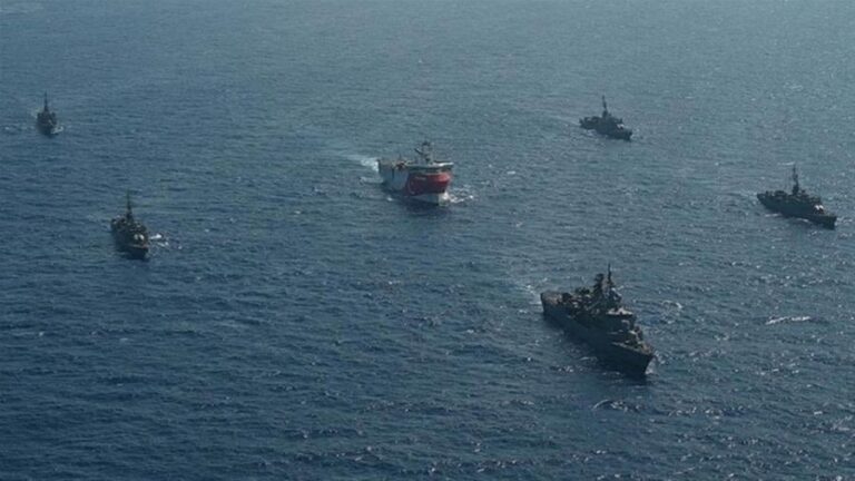 Guardian: Οι Ευρωπαίοι «θάβουν το κεφάλι στην άμμο» απέναντι στον Τούρκο Πρόεδρο