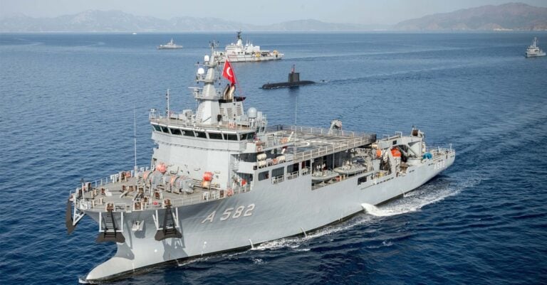 Νέο επεισόδιο ανοιχτά του Καστελόριζου: Τουρκική φρεγάτα έστρεψε τα όπλα της κατά της ελληνικής