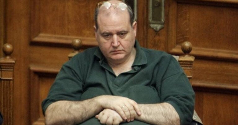 Νίκος Φίλης: «Όχι στην στράτευση στα 18»