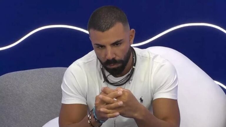 Αντώνης Αλεξανδρίδης: «Μου στέλνουν γυναίκες και μου λένε ότι θέλουν να με γνωρίσουν»