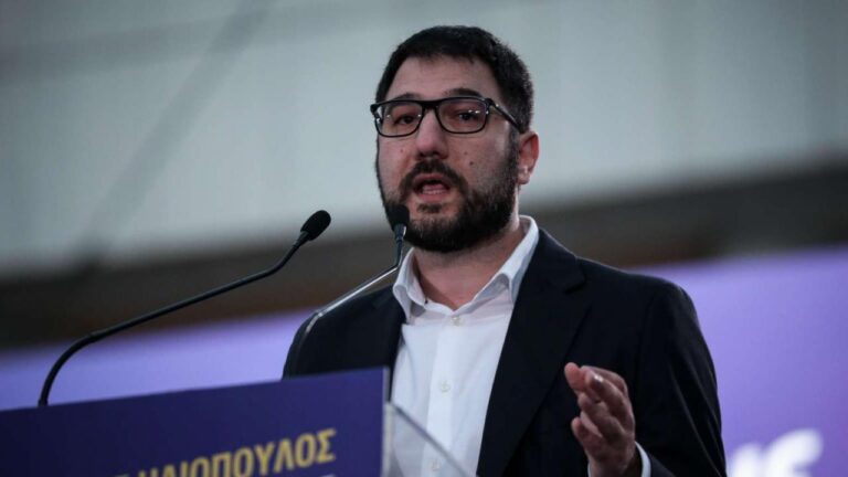 Ηλιόπουλος: «To επιτελικό κράτος του Μητσοτάκη απειλεί να τινάξει τη χώρα στον αέρα»