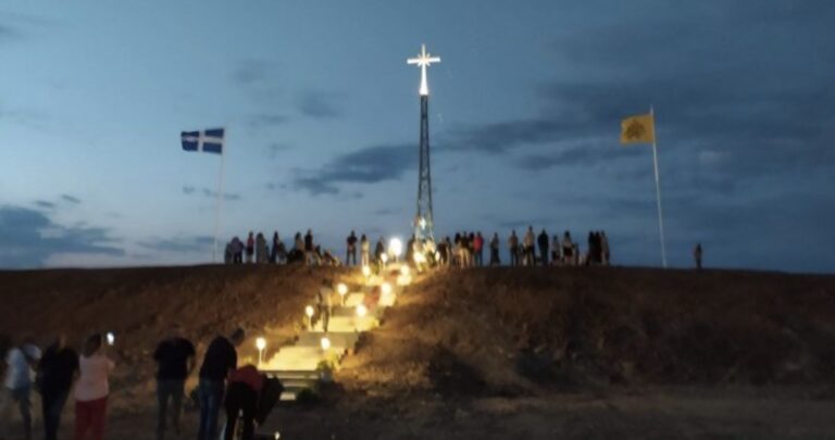 Αρχιμανδρίτης για τεράστιο σταυρό στον Έβρο: «Κάνουμε αυτό που πρέπει»