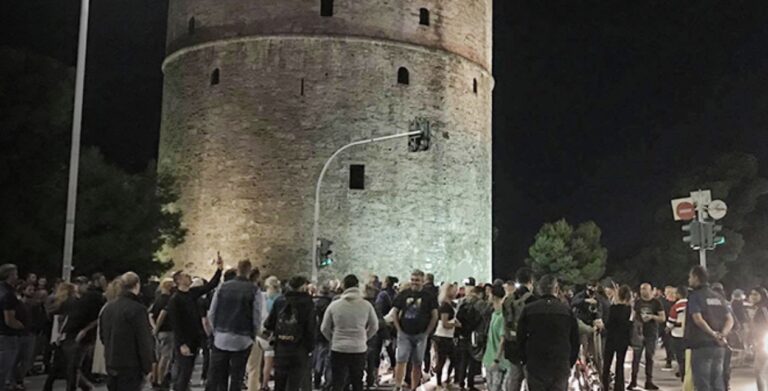 Θεσσαλονίκη: Καταστηματάρχες και εργαζόμενοι στην εστίαση διαδήλωσαν για το κλείσιμο στις 12