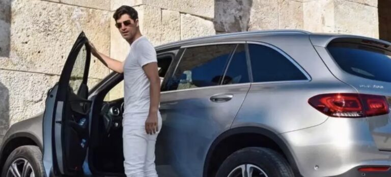 «Το θέμα δεν είναι γιατί πάρκαρε έξω από το Ηρώδειο ο Σάκης Ρουβάς, αλλά γιατί μπήκε και τραγούδησε μέσα»