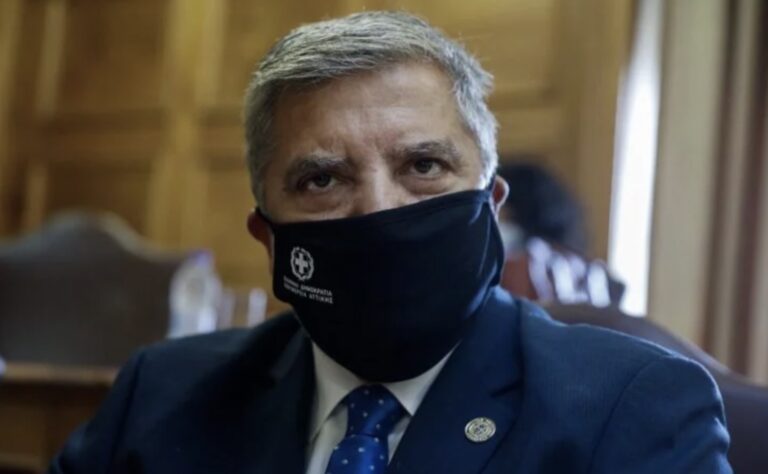 Κονδύλι 124.000 ευρώ για λευκώματα που θα κάνει δώρο ο Πατούλης στους επισκέπτες του