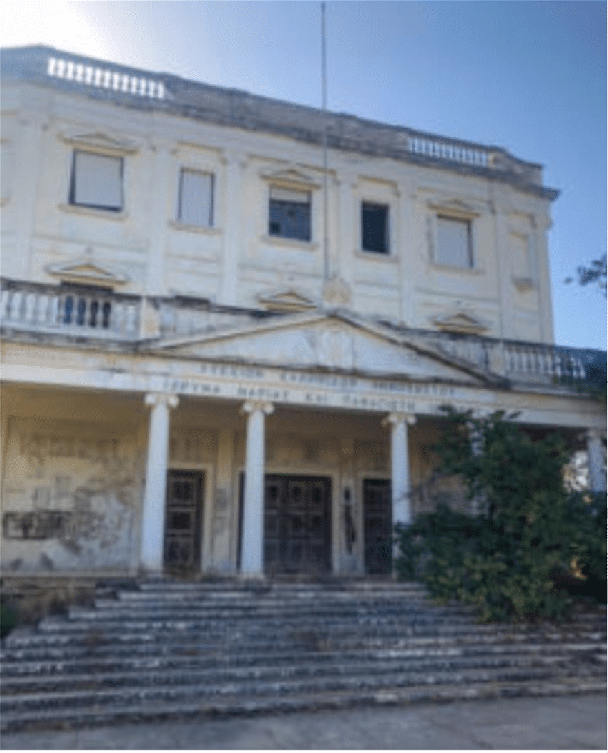 Αμμόχωστος: Ιστορία σε στοίβες από ρούχα – Συγκλονιστικές εικόνες 3 amm-4
