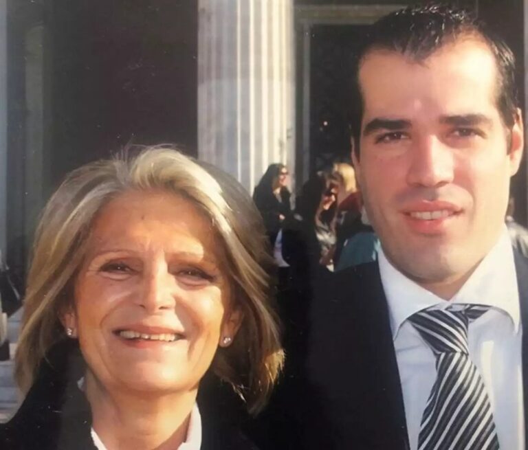 Συγκλονίζει ο Θάνος Πλεύρης για το θάνατο της μητέρας του: «Την έχασα ενώ ήταν υγιέστατη»